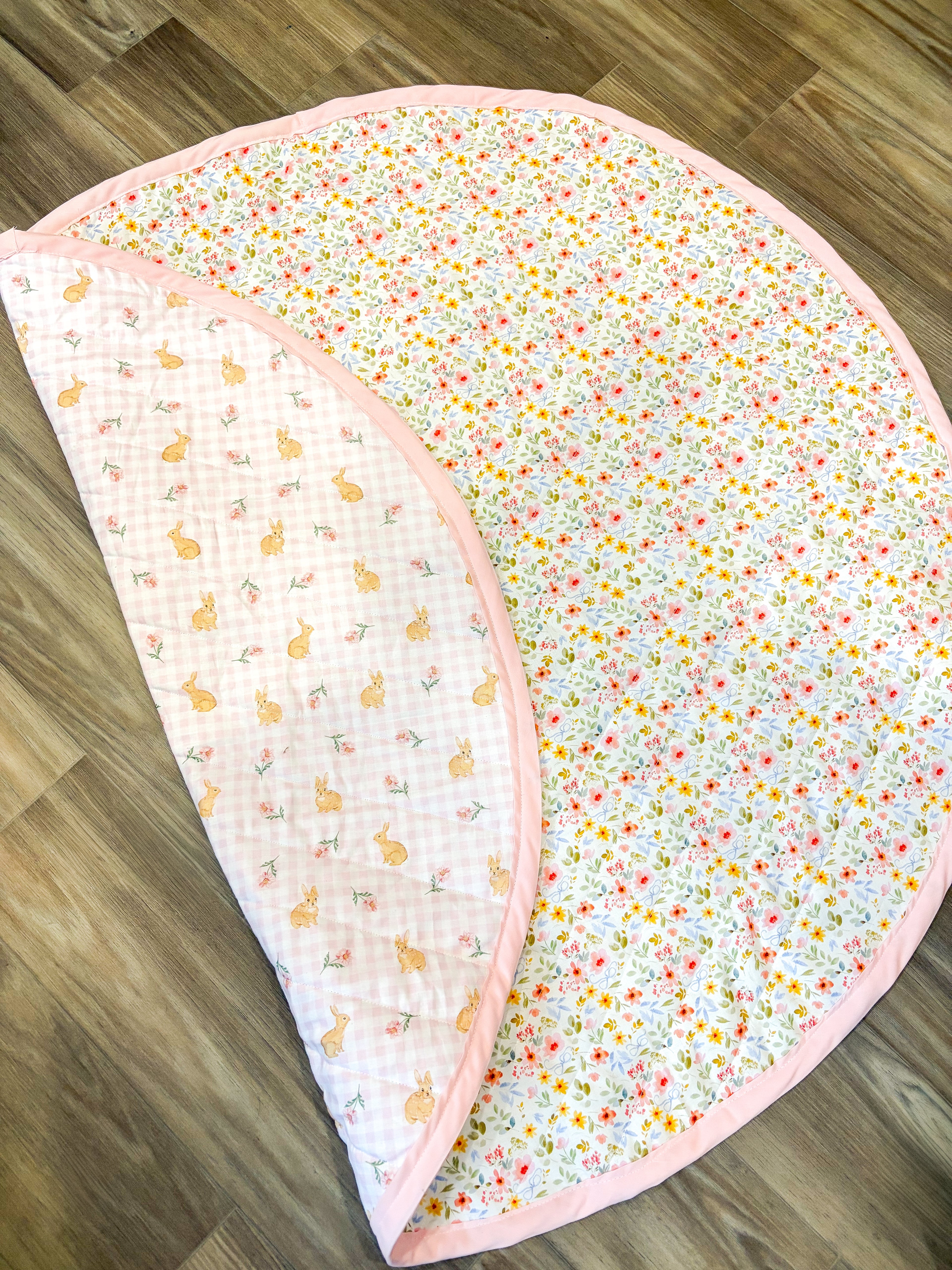 Quilted baby play mat